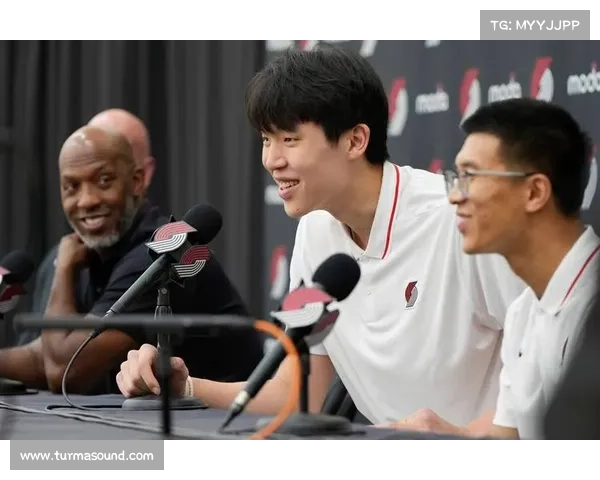 杨瀚森16号球衣亮相开拓者球迷商店 成队史第三位穿此号码球员